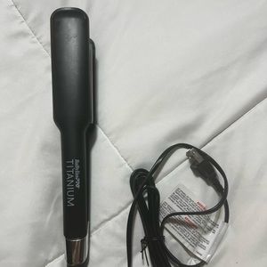 babyliss pro titanium straightener